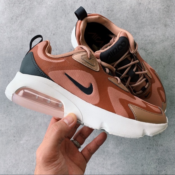 Nike Air Max 200 - Picture 2 of 8